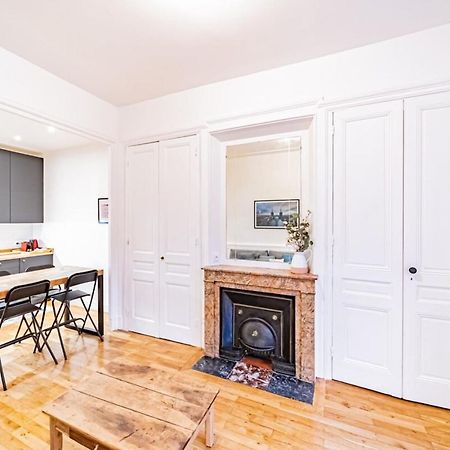 Aapartment With Character Parquet Flooring Fireplace - Charpennes Вийёрбан Экстерьер фото